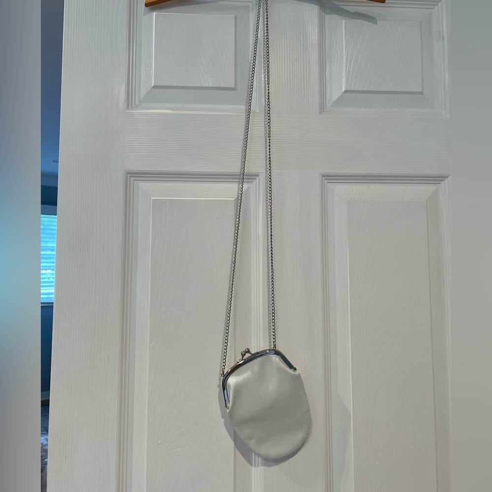 Hobo Egg Bag with Kiss-lock Top White